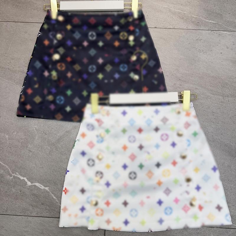 2026 Nuevo Conjunto Informal De Dos Piezas De Verano Para Mujer, Camiseta Con Estampado De Letras Florales De Diseñador De Lujo, Minifalda Acampanada Con Botones De Cintura Alta - Imagen 5