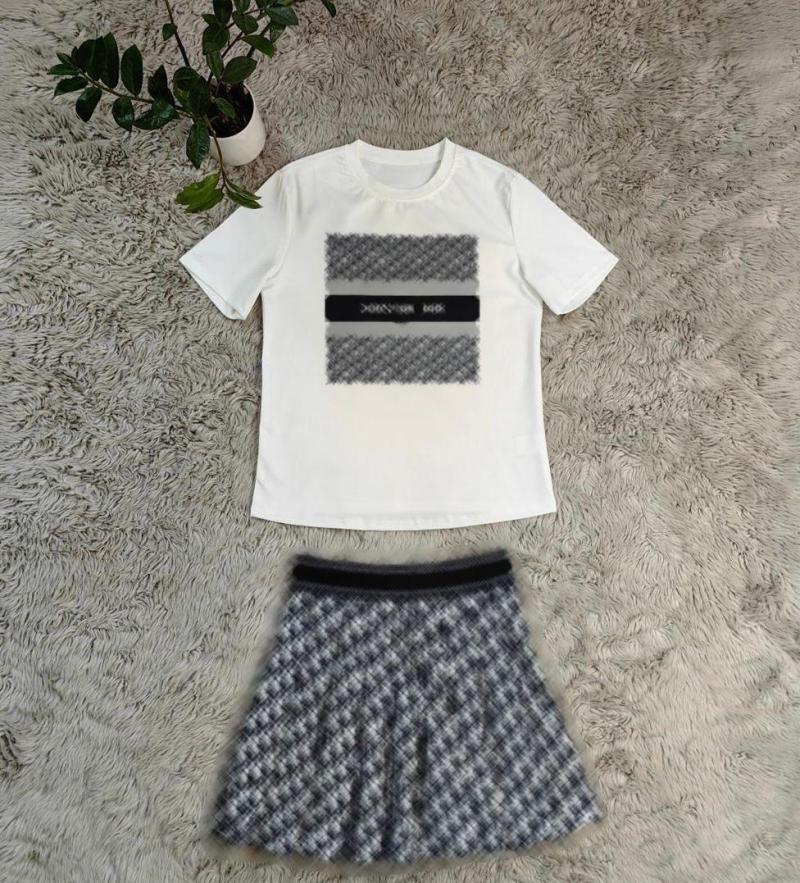 Conjunto De Diseñador Para Mujer Camiseta Cuello Redondo Y Falda Mini 2 Piezas Envío Gratis - Imagen 4