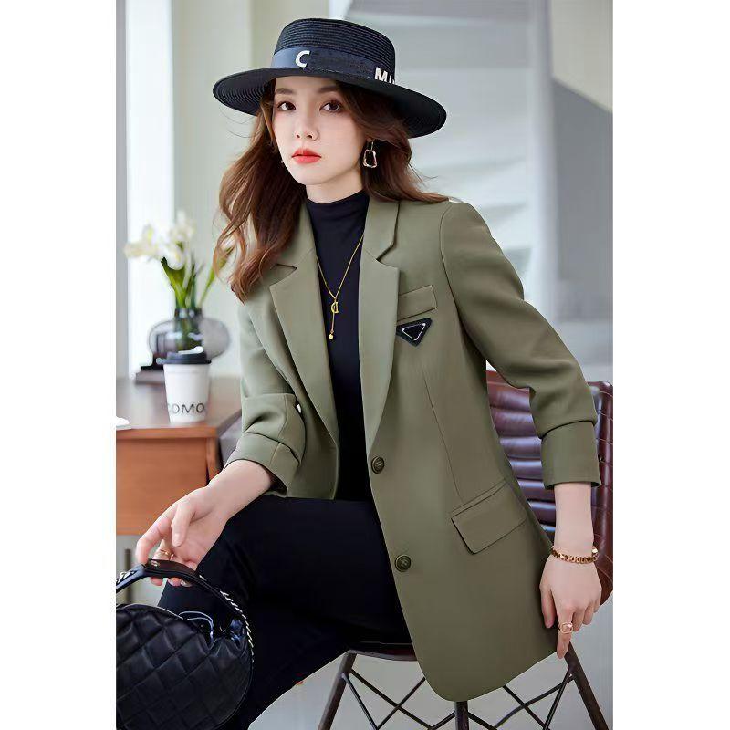 La Chaqueta De Traje Moderna Y De Alta Gama, Con Un Sentido Del Diseño De Chaqueta, Combina Bien Con Un Traje De Negocios Holgado De Longitud Media Y Es Versátil. - Imagen 2