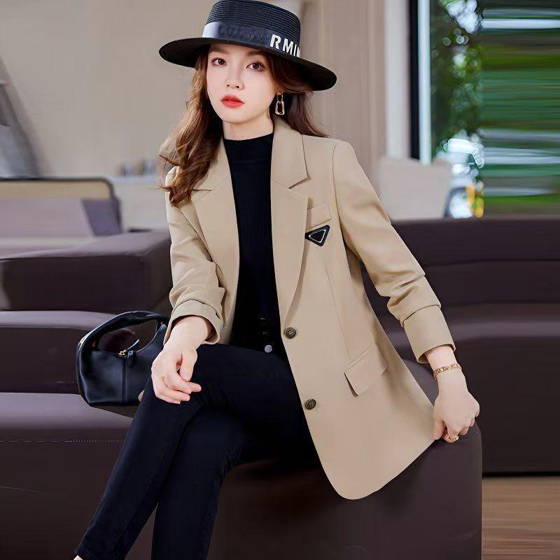 La Chaqueta De Traje Moderna Y De Alta Gama, Con Un Sentido Del Diseño De Chaqueta, Combina Bien Con Un Traje De Negocios Holgado De Longitud Media Y Es Versátil. - Imagen 3
