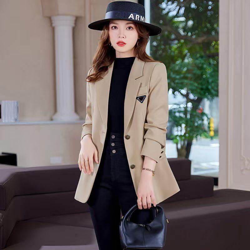 La Chaqueta De Traje Moderna Y De Alta Gama, Con Un Sentido Del Diseño De Chaqueta, Combina Bien Con Un Traje De Negocios Holgado De Longitud Media Y Es Versátil. - Imagen 4